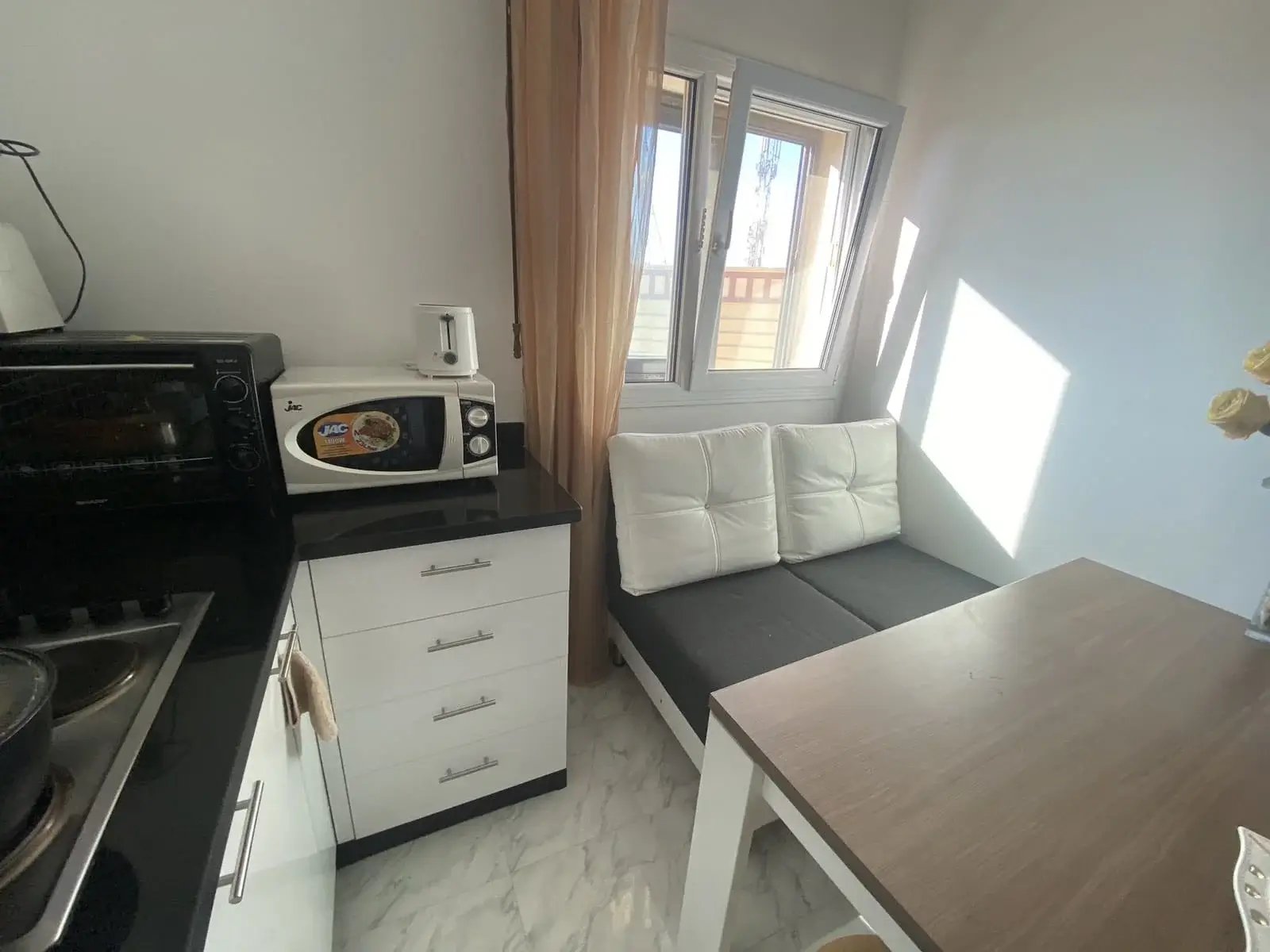 3d829a1f-e37b-408f-be00-d25cc86d9aa6