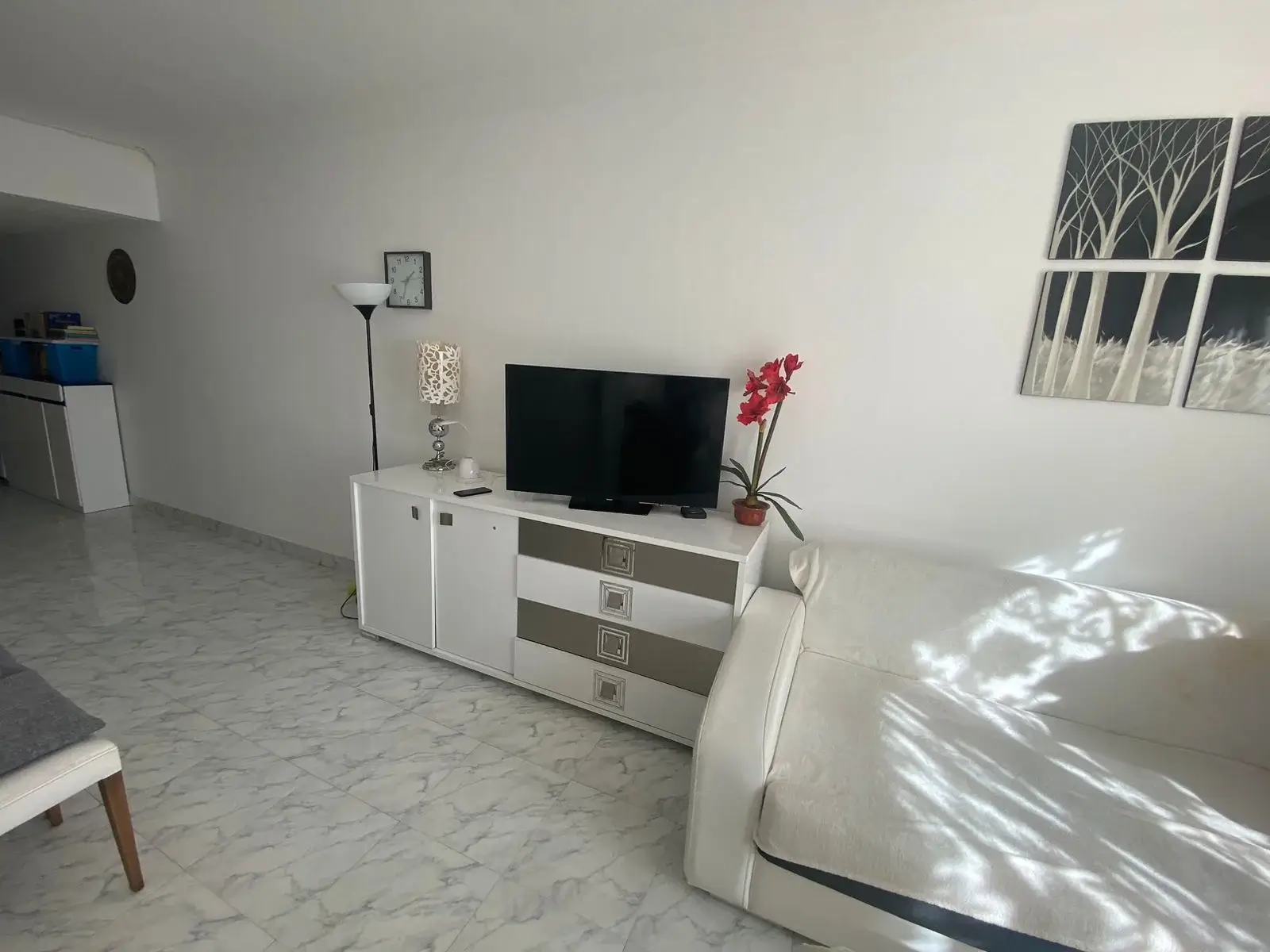 e0e4aae6-8dd0-4b4f-bc3f-6569efe58a15