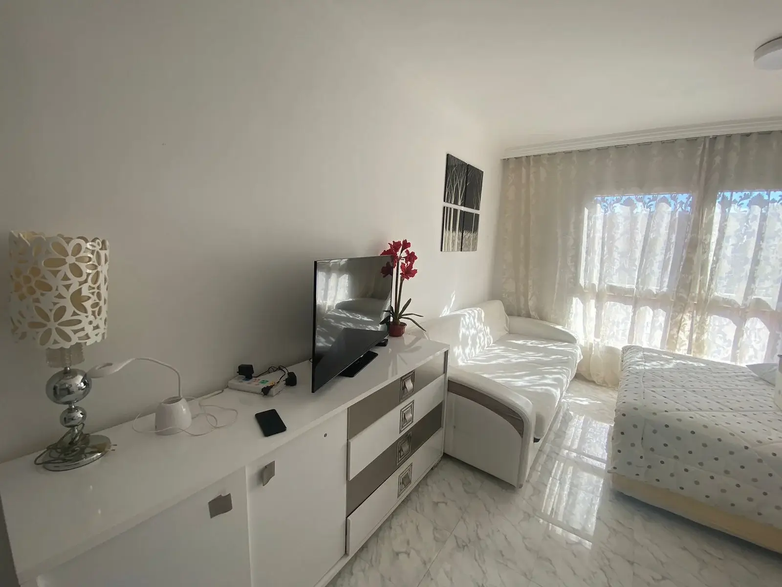 e1dc8714-0e77-4c74-88ef-51fad73163cf